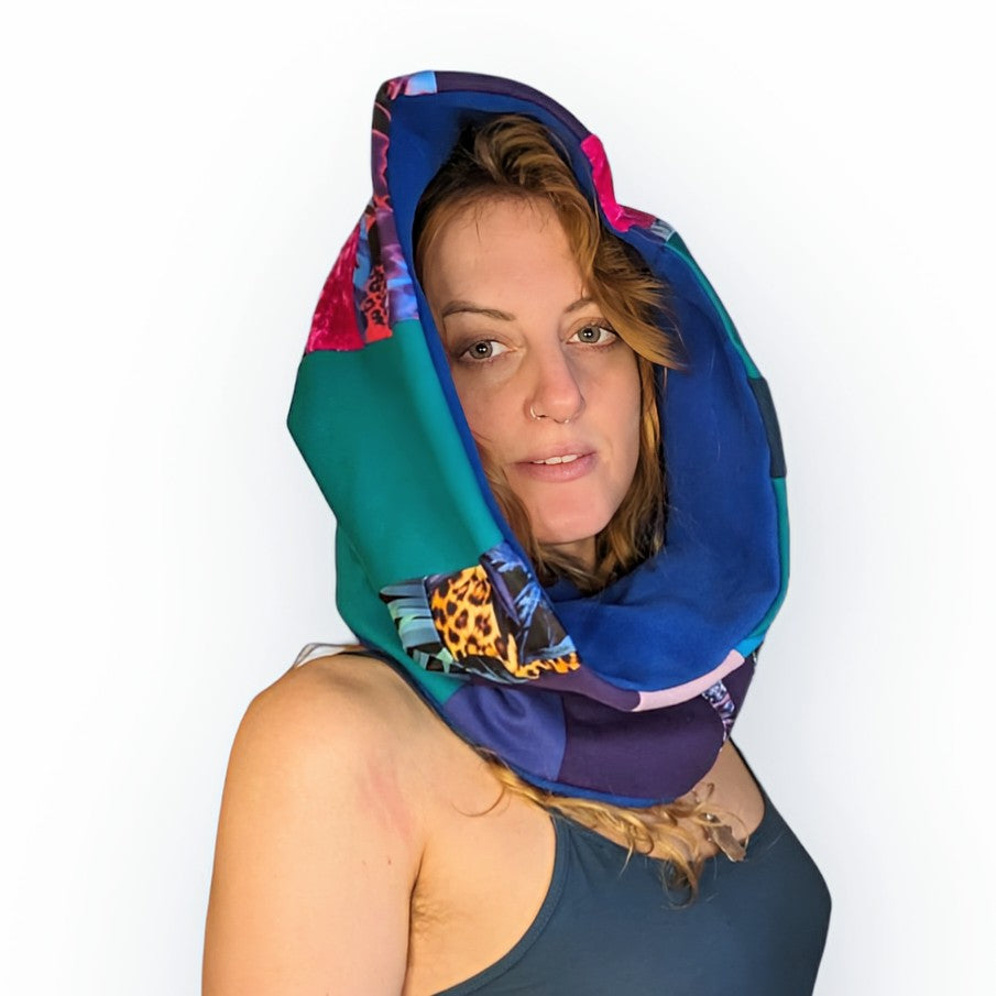 Stylish Tube Scarf with Fleece Lining for Ultimate Warmth and Comfort | Patchwork Design in Pink, Turquoise, Blue, Purple, and Various Prints with Shiny Foils | Sustainable Fashion Choice"